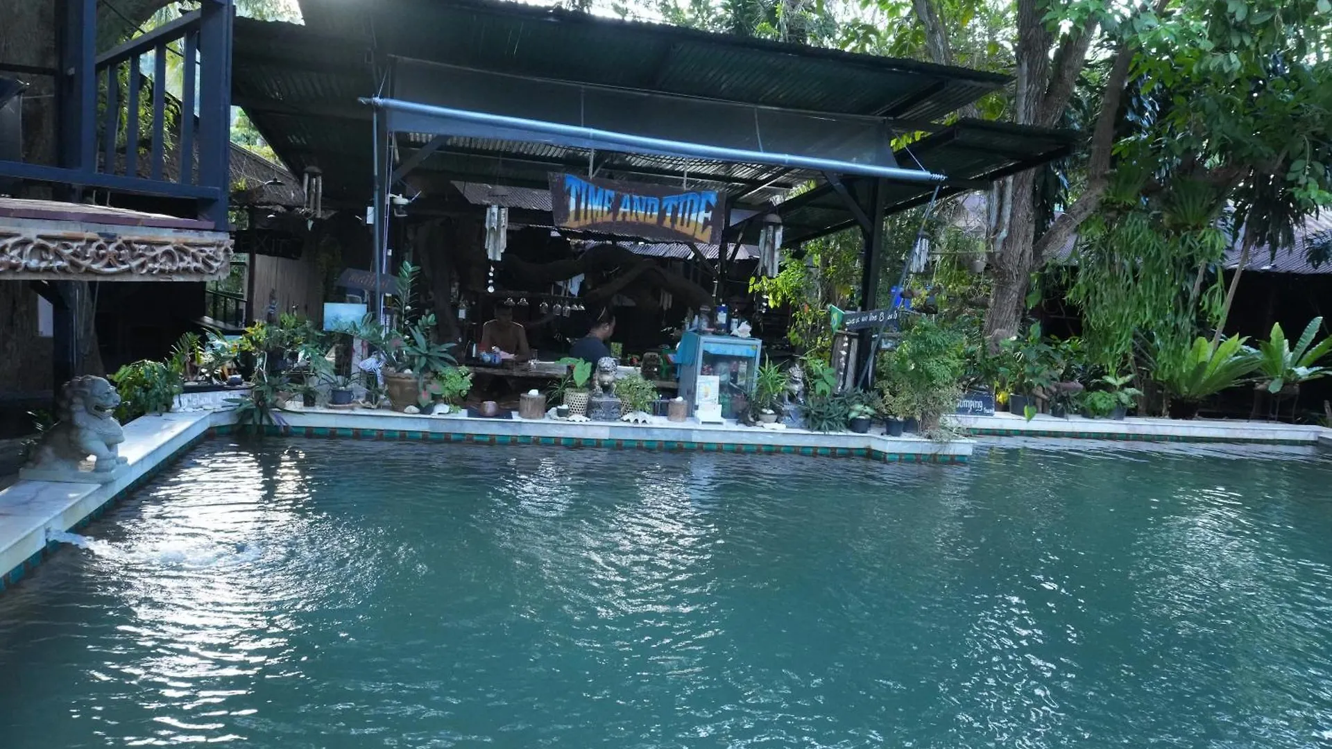 Tropical Hostel Phi Phi Don 0*,